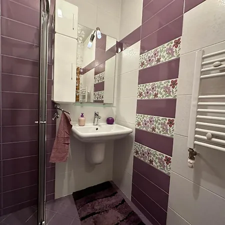 Lavender, Near To Airport شقة