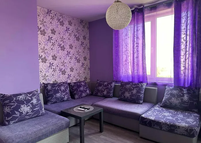 Lavender, Near To Airport Appartement